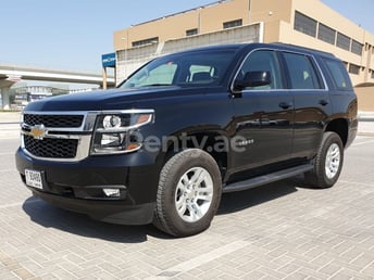 Chevrolet Tahoe (Negro), 2018 para alquiler en Dubai