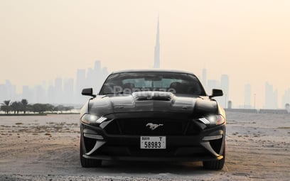 Ford Mustang GT Bodykit (Черный), 2018 для аренды в Дубай