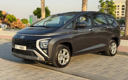 Hyundai Stargazer (Negro), 2025 para alquiler en Abu Dhabi