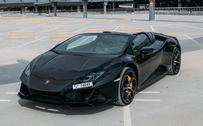 Lamborghini Evo Spyder (Schwarz), 2022  zur Miete in Abu Dhabi