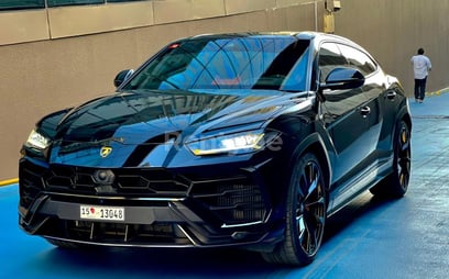 在迪拜 租 Lamborghini Urus (黑色), 2020
