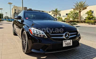 Mercedes C class (Черный), 2019 для аренды в Дубай