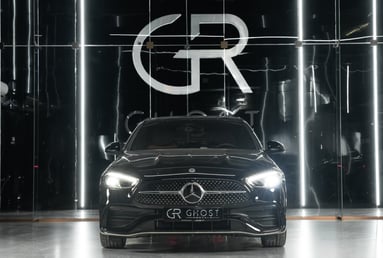Dubai'de kiralık Mercedes C200 (Siyah), 2025