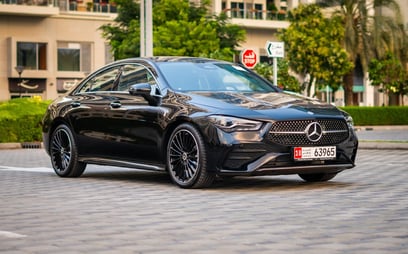 Mercedes CLA250 (Negro), 2024 para alquiler en Dubai