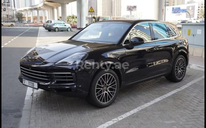 Porsche Cayenne (Schwarz), 2019  zur Miete in Sharjah