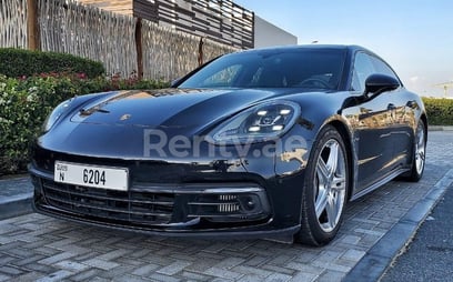 Porsche Panamera 4S (Schwarz), 2020  zur Miete in Dubai