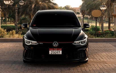 Volkswagen Golf GTI (Negro), 2021 para alquiler en Abu-Dhabi