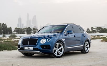 Bentley Bentayga (Azul), 2019 para alquiler en Dubai