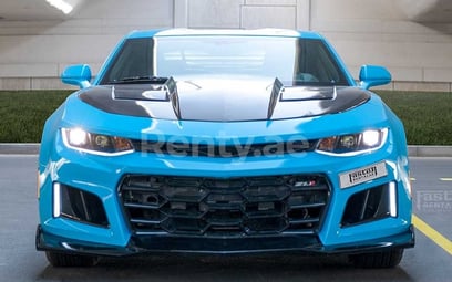 在迪拜 租 Chevrolet Camaro evo dynamic (蓝色), 2018