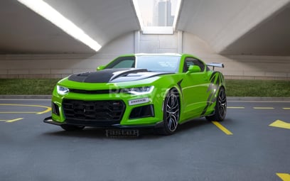 在迪拜 租 Chevrolet Camaro (绿色), 2020