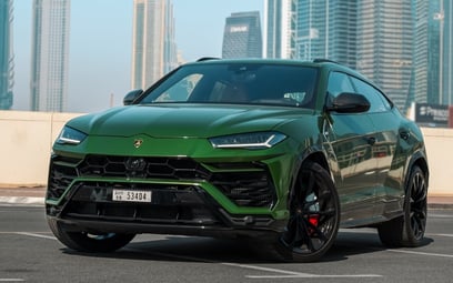Lamborghini Urus (Gr&uuml;n), 2025 zur Miete in Sharjah