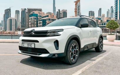 Citroen C5 Aircross (Bianca), 2023 in affitto a Abu Dhabi