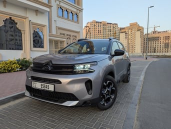 Citroen C5 Aircross (Gris), 2025 para alquiler en Dub&aacute;i