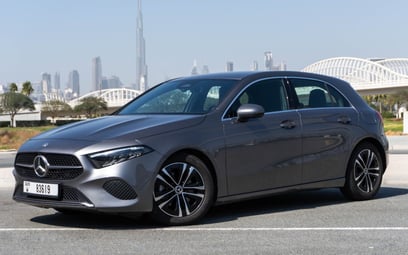 Mercedes A180 (Grau), 2023 zur Miete in Sharjah
