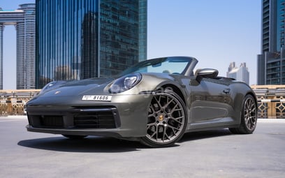Porsche 911 Carrera  zur Miete in Dubai