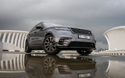 Range Rover Velar (Grise), 2020 à louer à Ras Al Khaimah