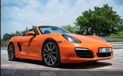 Porsche Boxster (naranja), 2016 para alquiler en Dubai