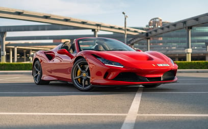 تأجير كل ساعة Ferrari F8 Tributo Spyder (أحمر), 2023 في دبي