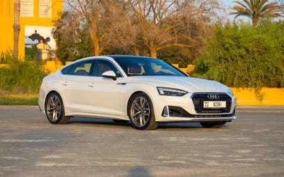Res&uuml;'l-Hayme'de kiralık Audi A5 (Beyaz), 2024