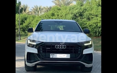 Audi Q8 (Белый), 2020 для аренды в Дубай