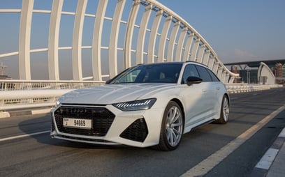 Audi RS6 (Белый), 2022 для аренды в Абу-Даби