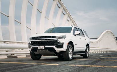 Chevrolet Tahoe (Blanc), 2023 à louer à Ras Al Khaimah