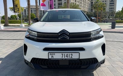 Citroen C5 Aircross (Bianca), 2023 in affitto a Abu Dhabi