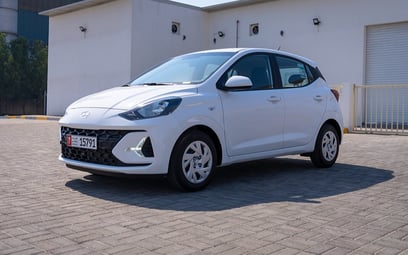 Hyundai i10 (Blanco), 2024 para alquiler en Sharjah