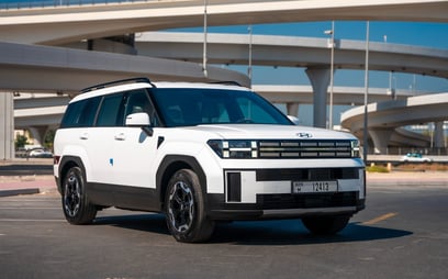 Hyundai Santa Fe (Белый), 2025 для аренды в Шарджа