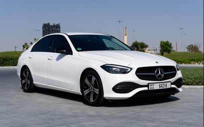 Mercedes C200 (Белый), 2022 для аренды в Абу-Даби