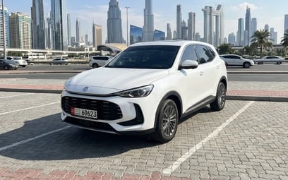 إيجار إم جي ZS (أبيض), 2026 في أبو ظبي