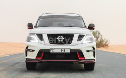 Nissan Patrol V8 with Nismo Bodykit (Белый), 2018 для аренды в Дубай