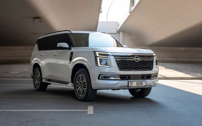 Nissan Patrol Platinum V6 (Bianca), 2025 in affitto a Abu Dhabi