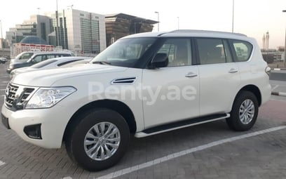 Nissan Patrol XE (Blanc), 2019 à louer à Dubai