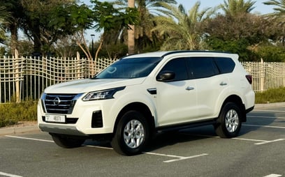 Nissan Xterra (Blanc), 2024 à louer à Ras Al Khaimah