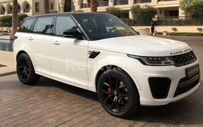 Range Rover Sport SVR (Белый), 2019 для аренды в Дубай