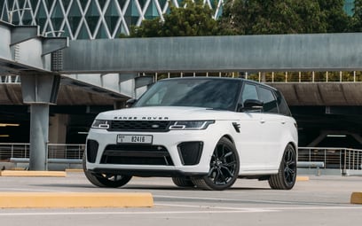Range Rover Sport SVR (白色), 2023 - 哈伊马角租车租赁报价