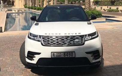 Range Rover Velar (Blanco), 2018 para alquiler en Dubai