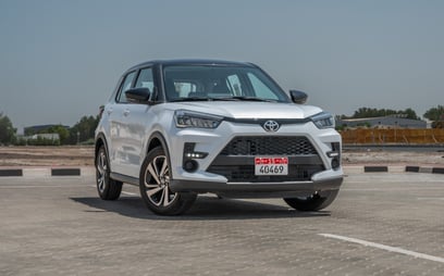 Toyota Raize (Blanco), 2024 para alquiler en Abu-Dhabi