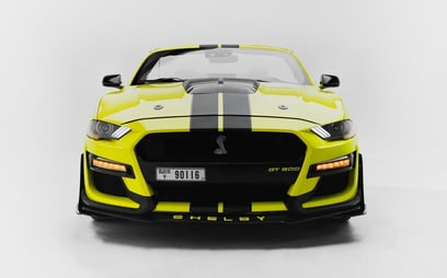 在哈伊马角租车 租 Ford Mustang (黄色), 2021