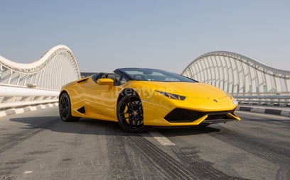 Lamborghini Huracan Spyder (Jaune), 2021 location horaire à Dubai