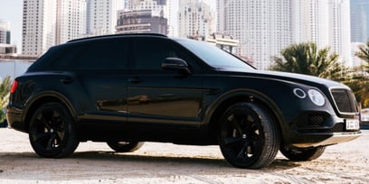 Edition W-12 Bentley Bentayga (Черный), 2018 для аренды в Дубай