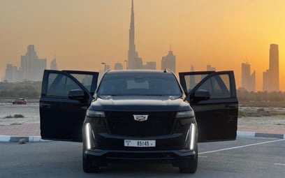 Cadillac Escalade (Schwarz), 2021  zur Miete in Ras Al Khaimah