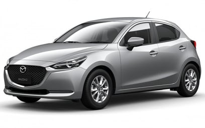 在迪拜 租 Mazda 3 (灰色), 2019