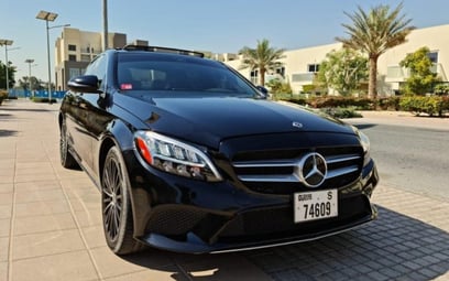 Mercedes C class (Schwarz), 2019  zur Miete in Dubai