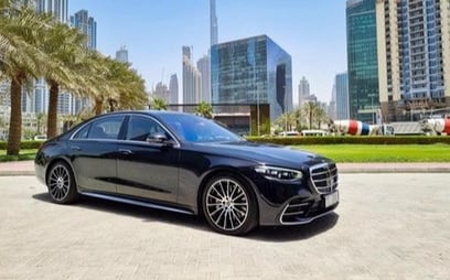 إيجار Mercedes S500 (أسود), 2021 في دبي