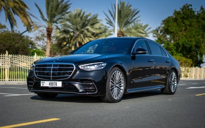 Mercedes S500 (Nero), 2021 in affitto a Abu Dhabi