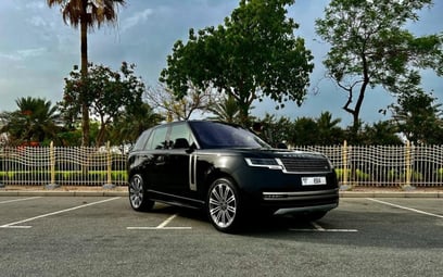 Range Rover Vogue Super Charged (Schwarz), 2023  zur Miete in Dubai