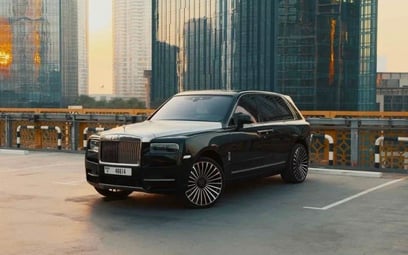 在迪拜 租 Rolls Royce Cullinan Mansory (黑色), 2020