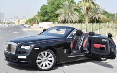 在迪拜 租 Rolls Royce Dawn (黑色), 2020